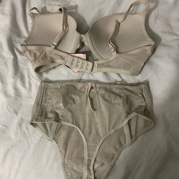 Very sexy push up bra Victoria’s Secret 32C - Picture 6 of 6